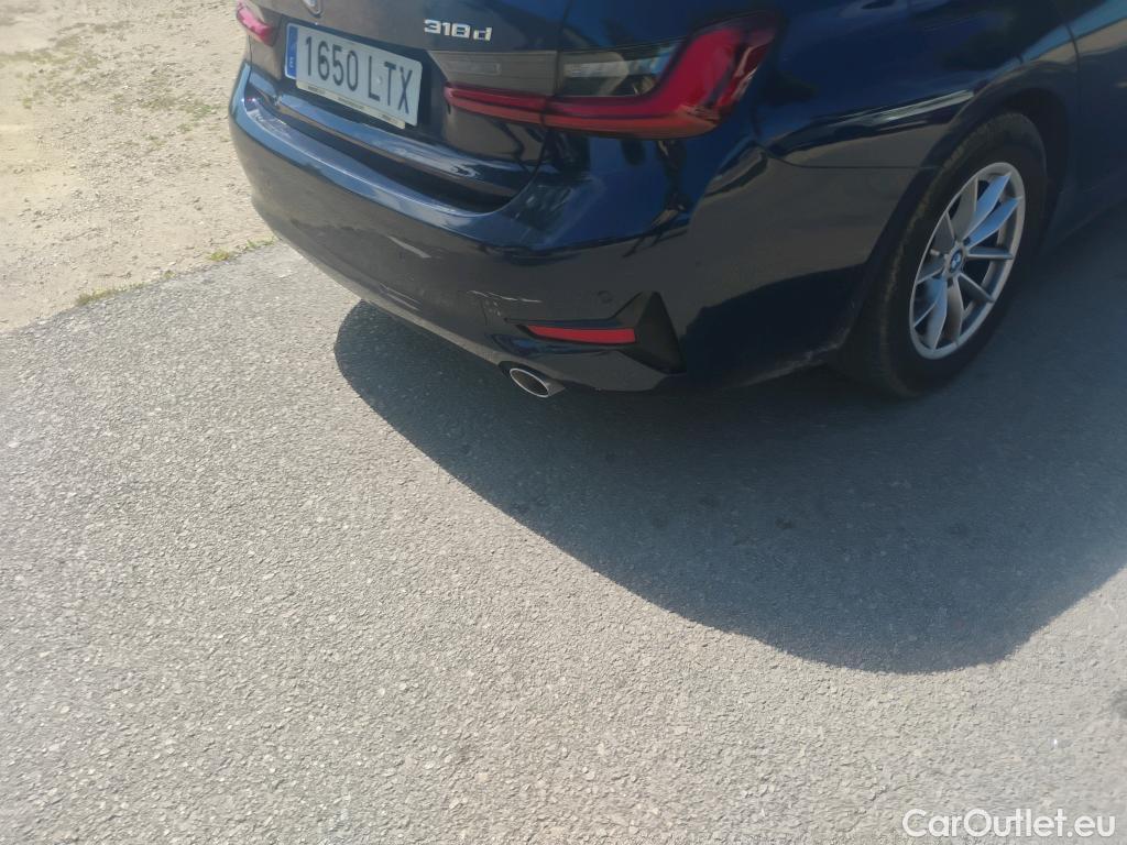  Bmw  Serie 3 BMW  / 2018 / 4P / sedán 318d Auto. #13