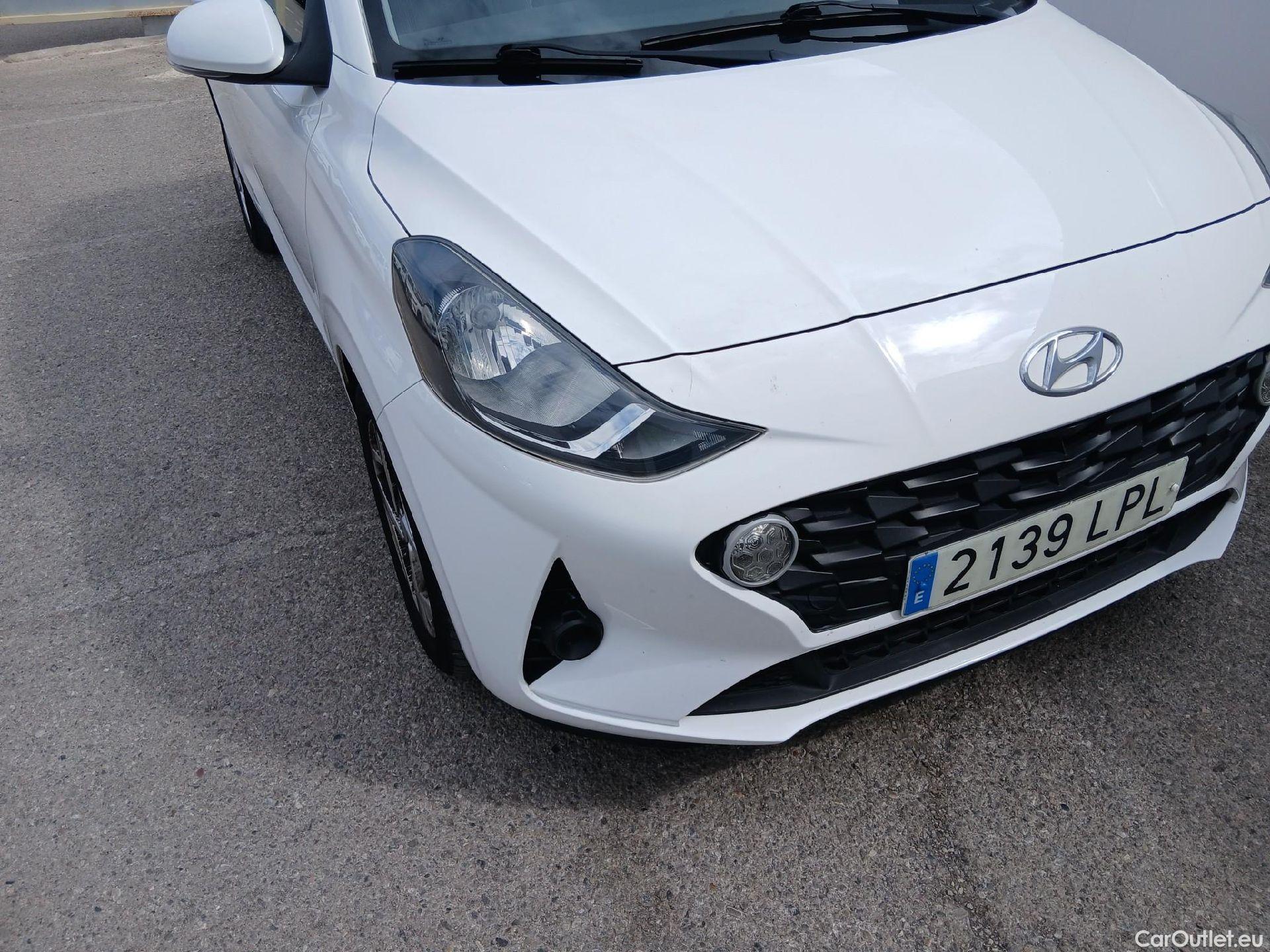  Hyundai  i10 HYUNDAI  / 5P / 1.0 Klass 67 CV #2
