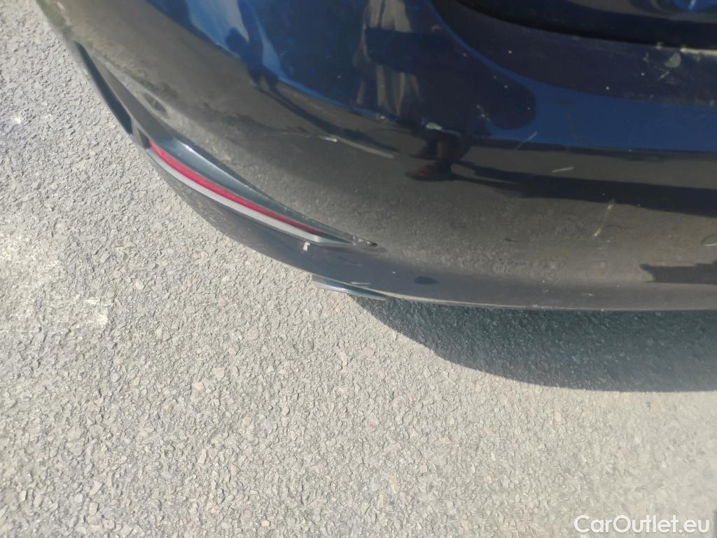  Bmw  Serie 3 BMW  / 2018 / 4P / sedán 318d Auto. #12