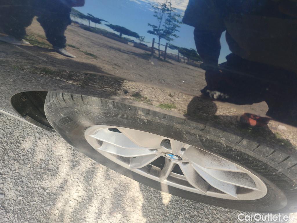  Bmw  Serie 3 BMW  / 2018 / 4P / sedán 318d Auto. #8