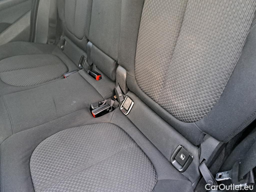  Bmw  X1 BMW  sDrive18iA #40