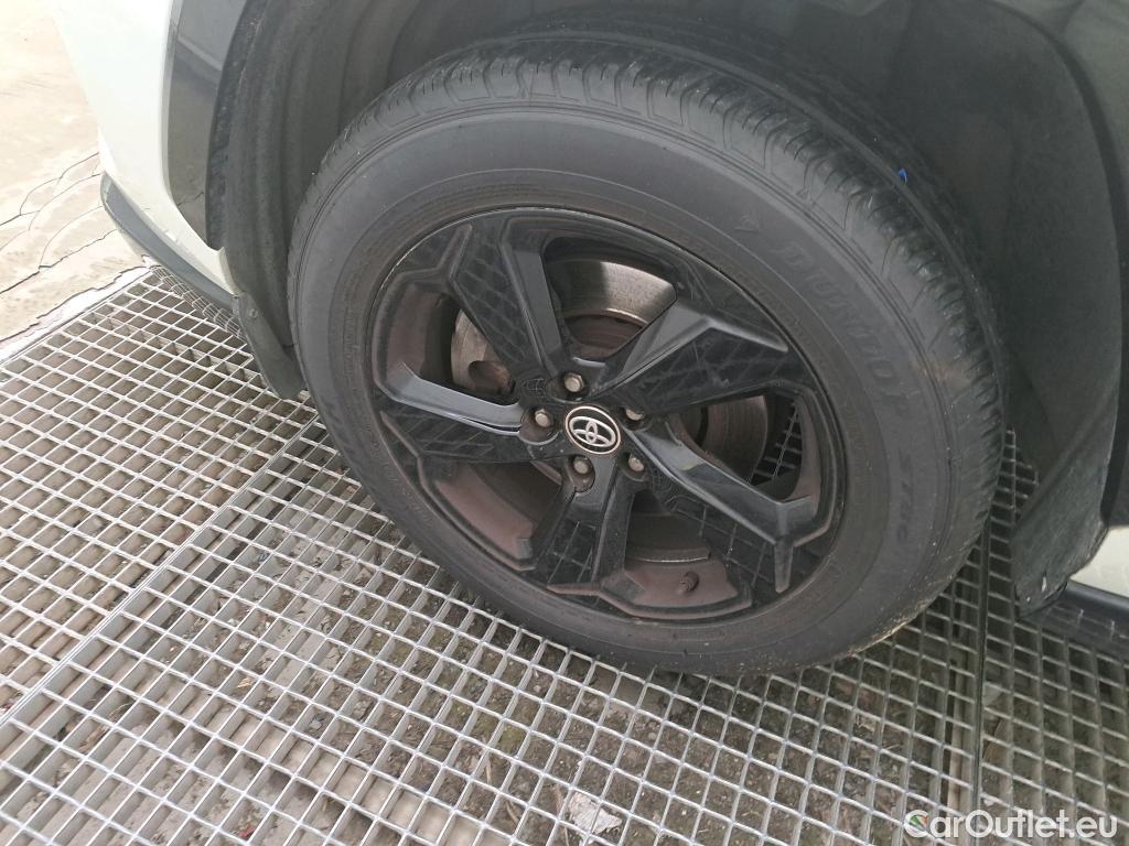  Toyota  RAV4 TOYOTA  / 2018 / 5P / todoterreno 2.5l 220H Feel! #6