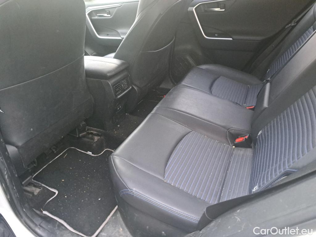  Toyota  RAV4 TOYOTA  / 2018 / 5P / todoterreno 2.5l 220H Feel! #4