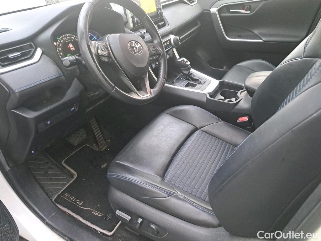  Toyota  RAV4 TOYOTA  / 2018 / 5P / todoterreno 2.5l 220H Feel! #5
