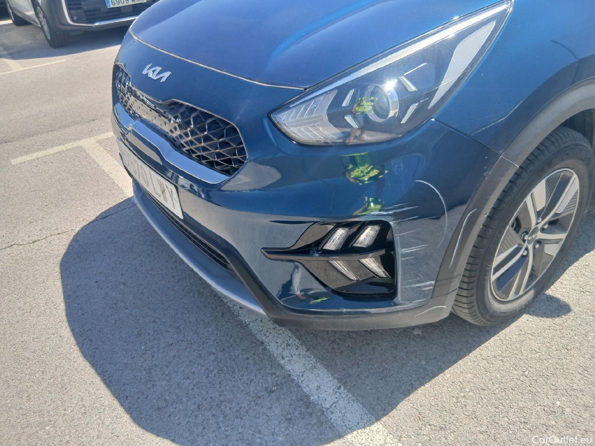  KIA  Niro KIA  / 2019 / 5P / crossover 1.6 GDi HEV 104kW (141CV) Concept #7