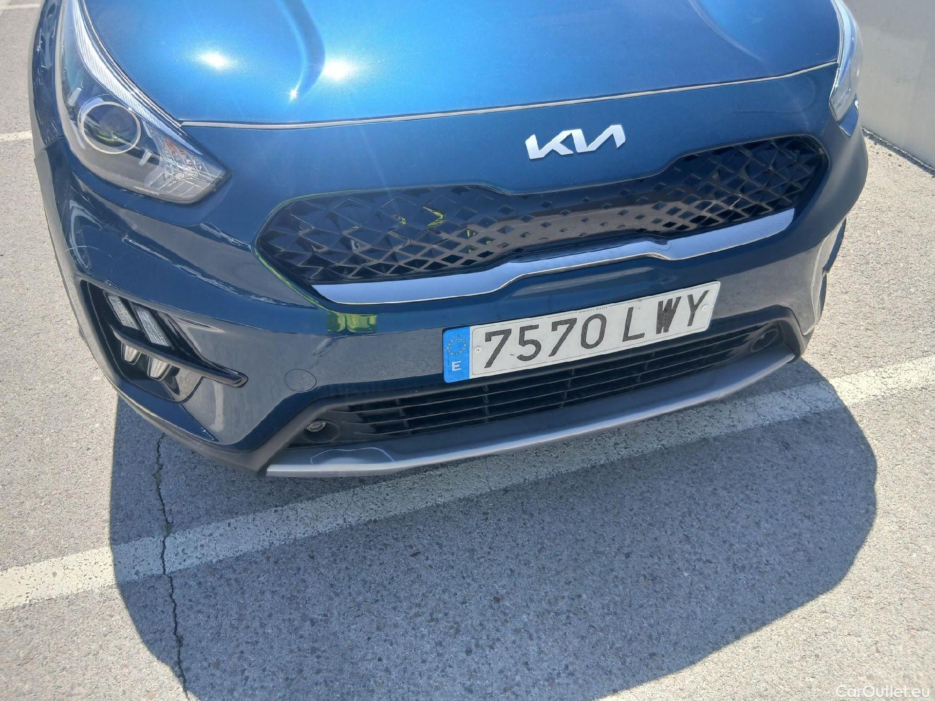  KIA  Niro KIA  / 2019 / 5P / crossover 1.6 GDi HEV 104kW (141CV) Concept #3
