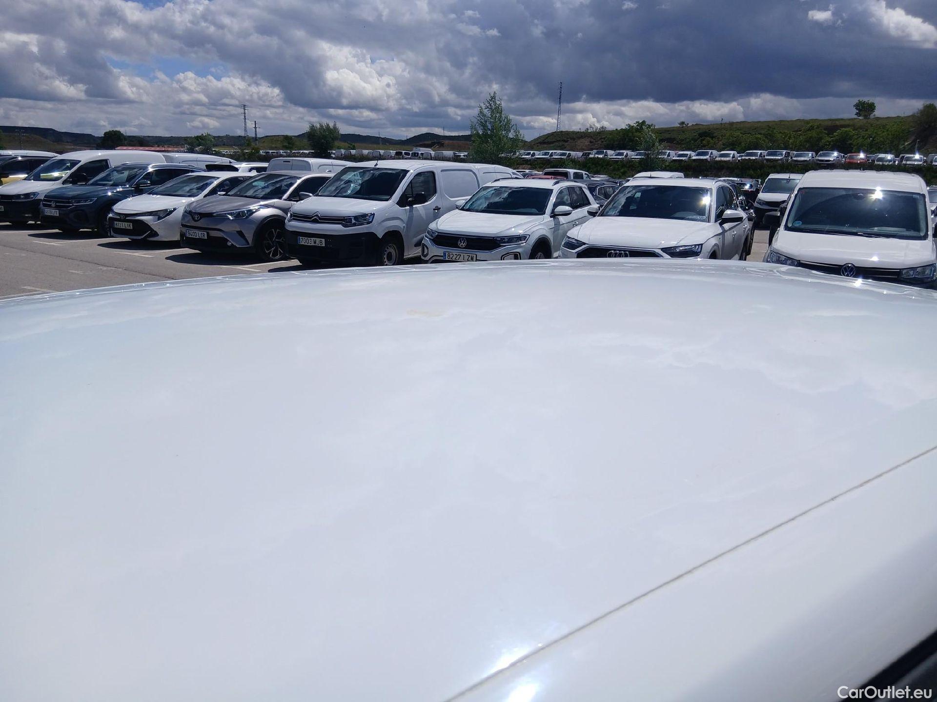  Peugeot  2008 PEUGEOT  / 2019 / 5P / todoterreno Active BlueHDI 81kW (110CV) #17