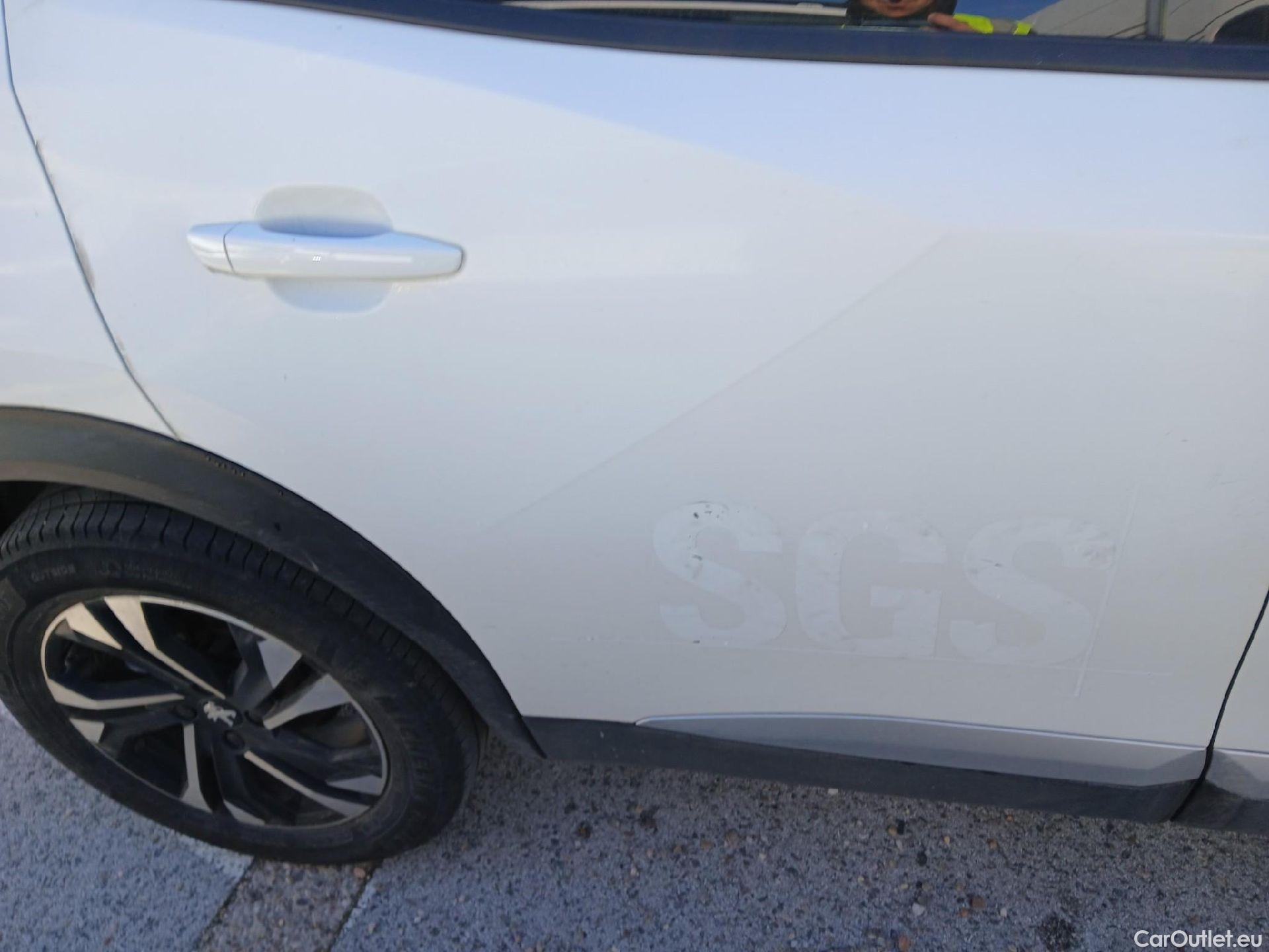  Peugeot  2008 PEUGEOT  / 2019 / 5P / todoterreno Allure BlueHDI 81kW (110CV) #20