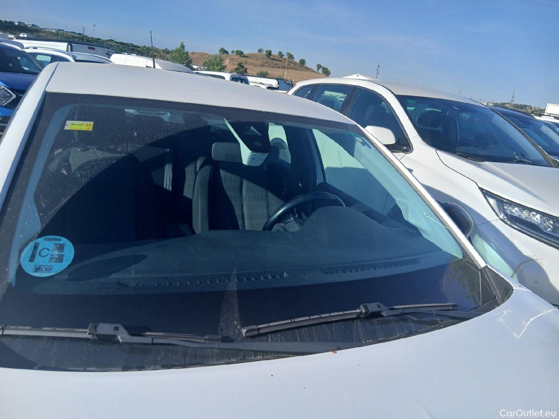  Opel  Corsa OPEL  / 2019 / 5P / berlina con portón 1.5D DT 74kW (100CV) Edition #8