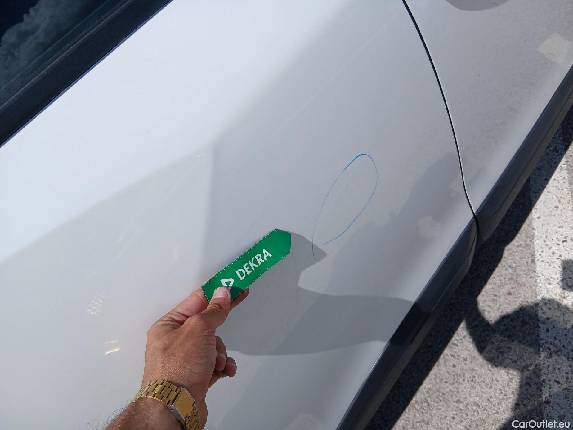  Peugeot  2008 PEUGEOT  / 2019 / 5P / todoterreno Active BlueHDI 81kW (110CV) #30