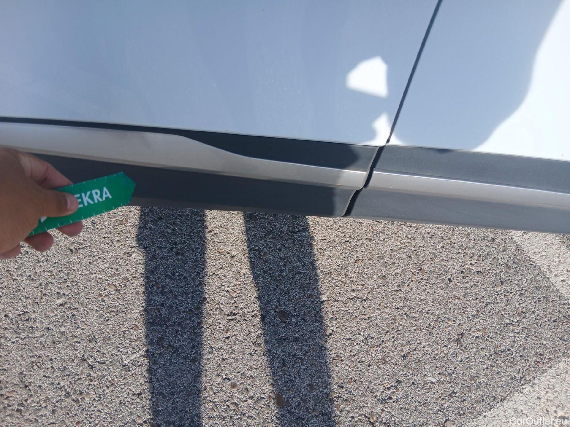  KIA  Sportage KIA   1.6 T-GDi HEV 230 CV Drive 4X2/ 5P  #36