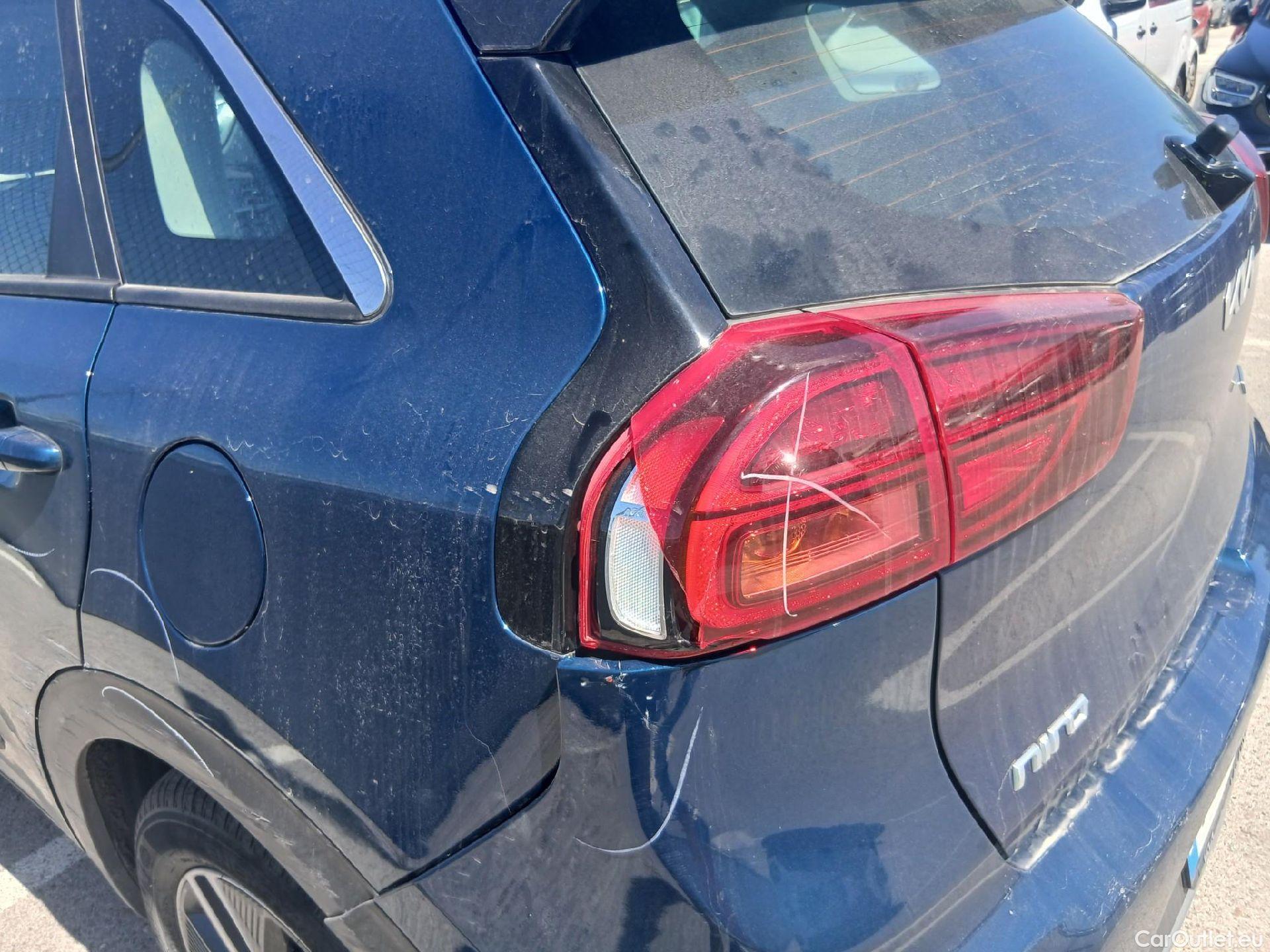  KIA  Niro KIA  / 2019 / 5P / crossover 1.6 GDi HEV 104kW (141CV) Concept #28