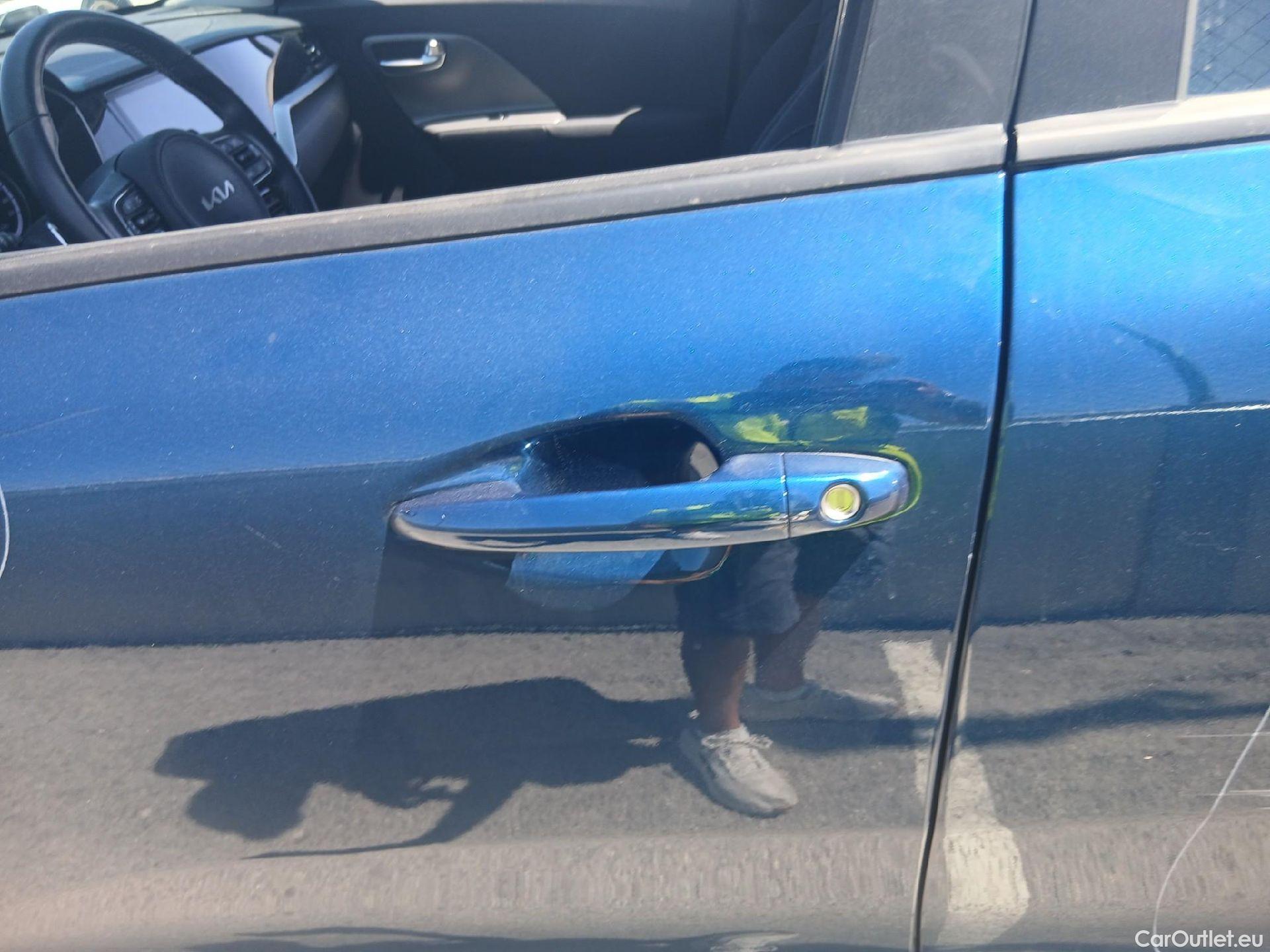  KIA  Niro KIA  / 2019 / 5P / crossover 1.6 GDi HEV 104kW (141CV) Concept #46