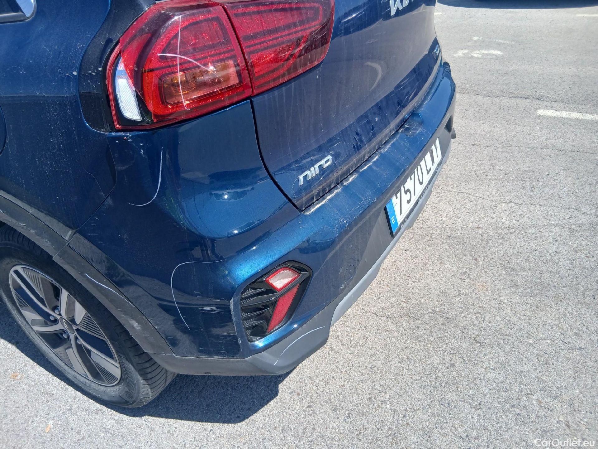  KIA  Niro KIA  / 2019 / 5P / crossover 1.6 GDi HEV 104kW (141CV) Concept #30