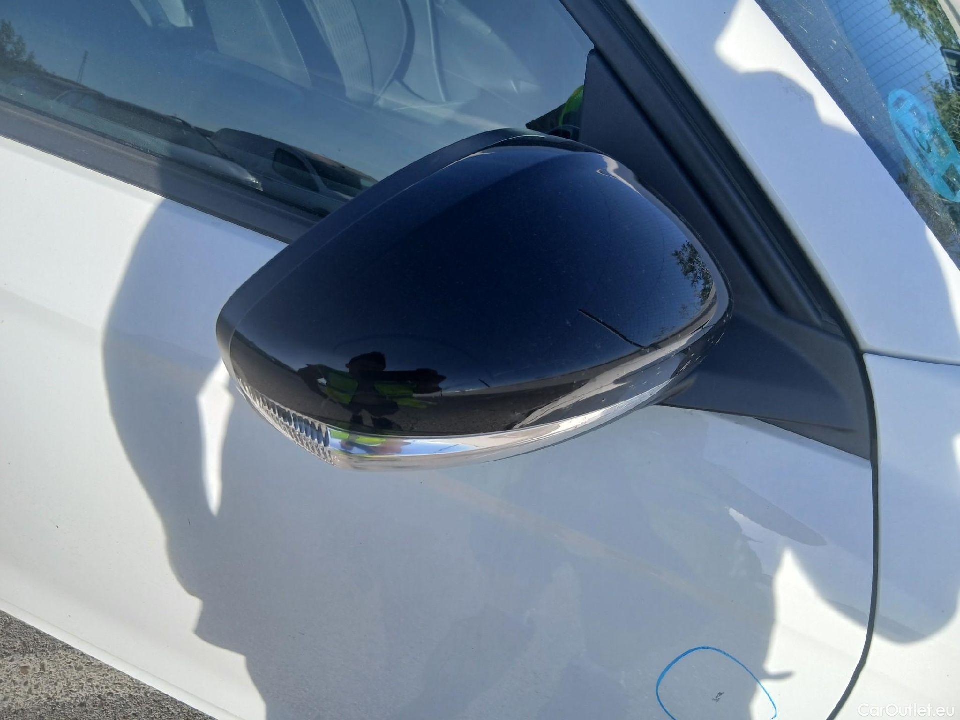  Opel  Corsa OPEL  / 2019 / 5P / berlina con portón 1.5D DT 74kW (100CV) Edition #36
