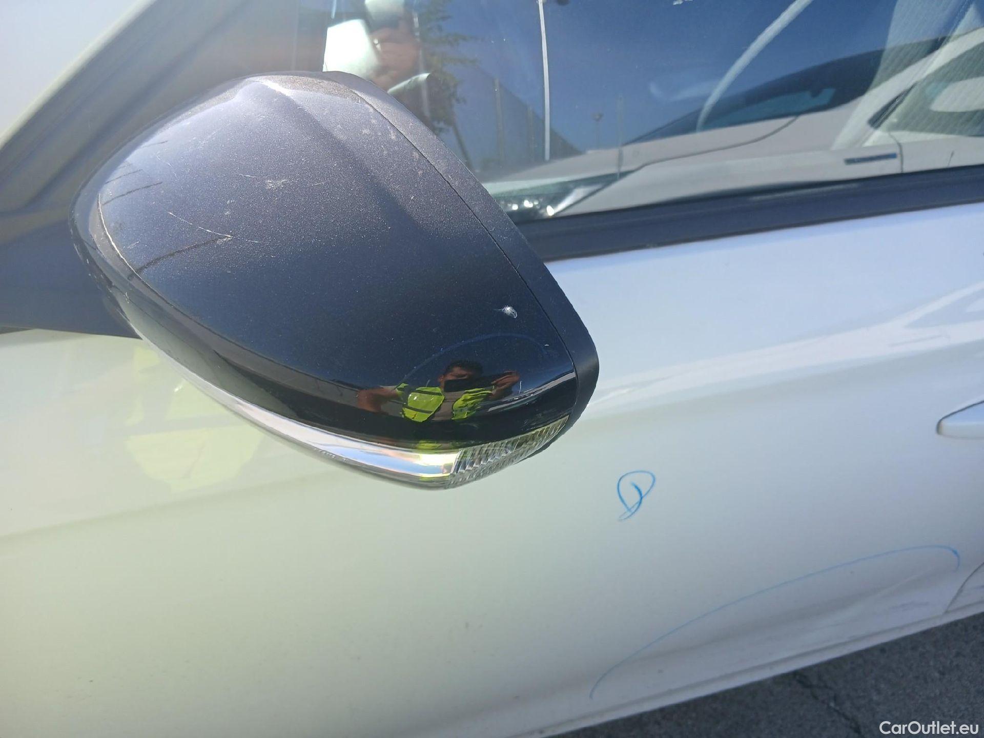  Opel  Corsa OPEL  / 2019 / 5P / berlina con portón 1.5D DT 74kW (100CV) Edition #12