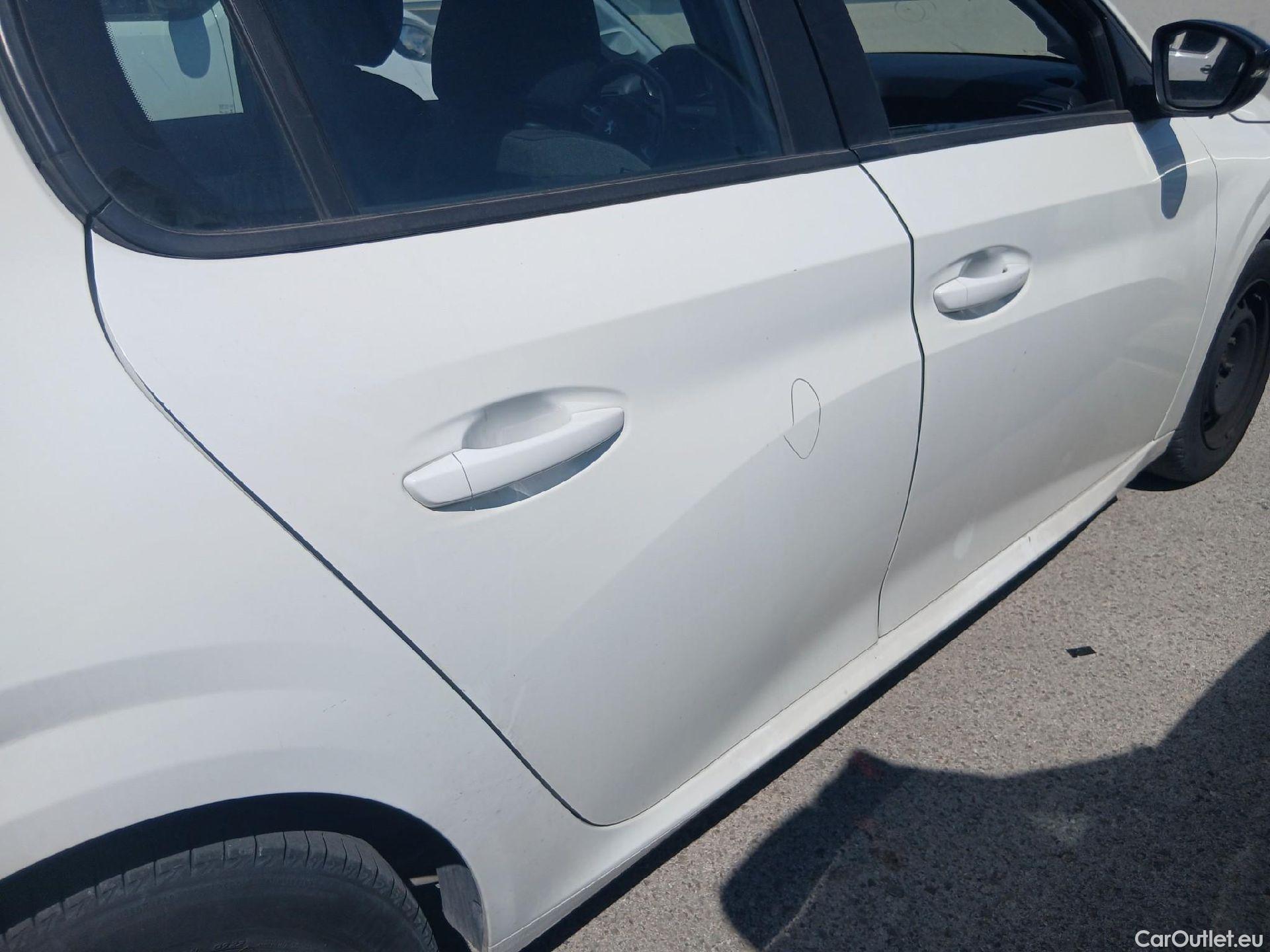  Peugeot  208 PEUGEOT  / 5P / BlueHDi 100 CV Active #18