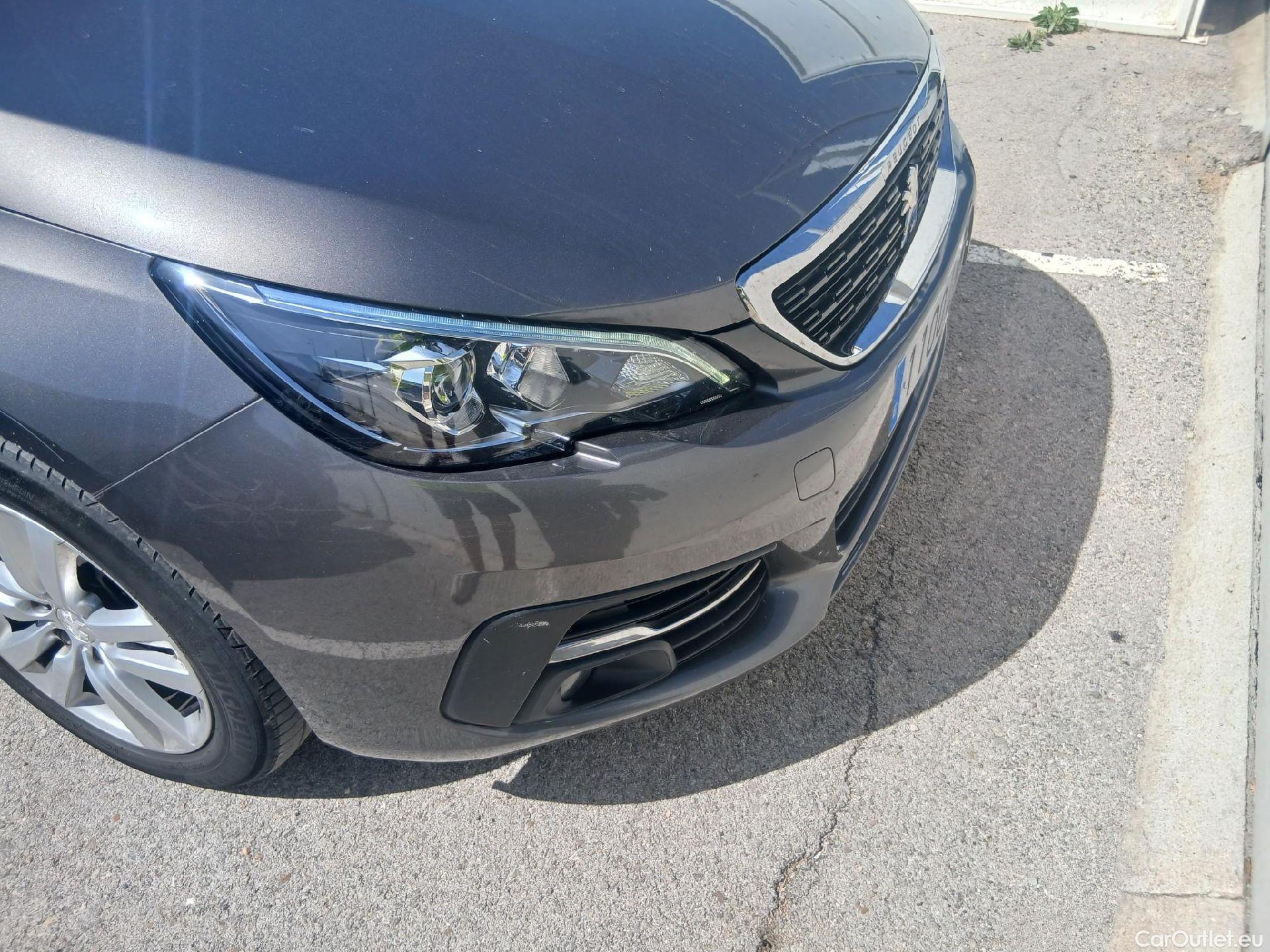  Peugeot  308 PEUGEOT  / 2017 / 5P / familiar SW Active Pack PureTech 110 S&S #9