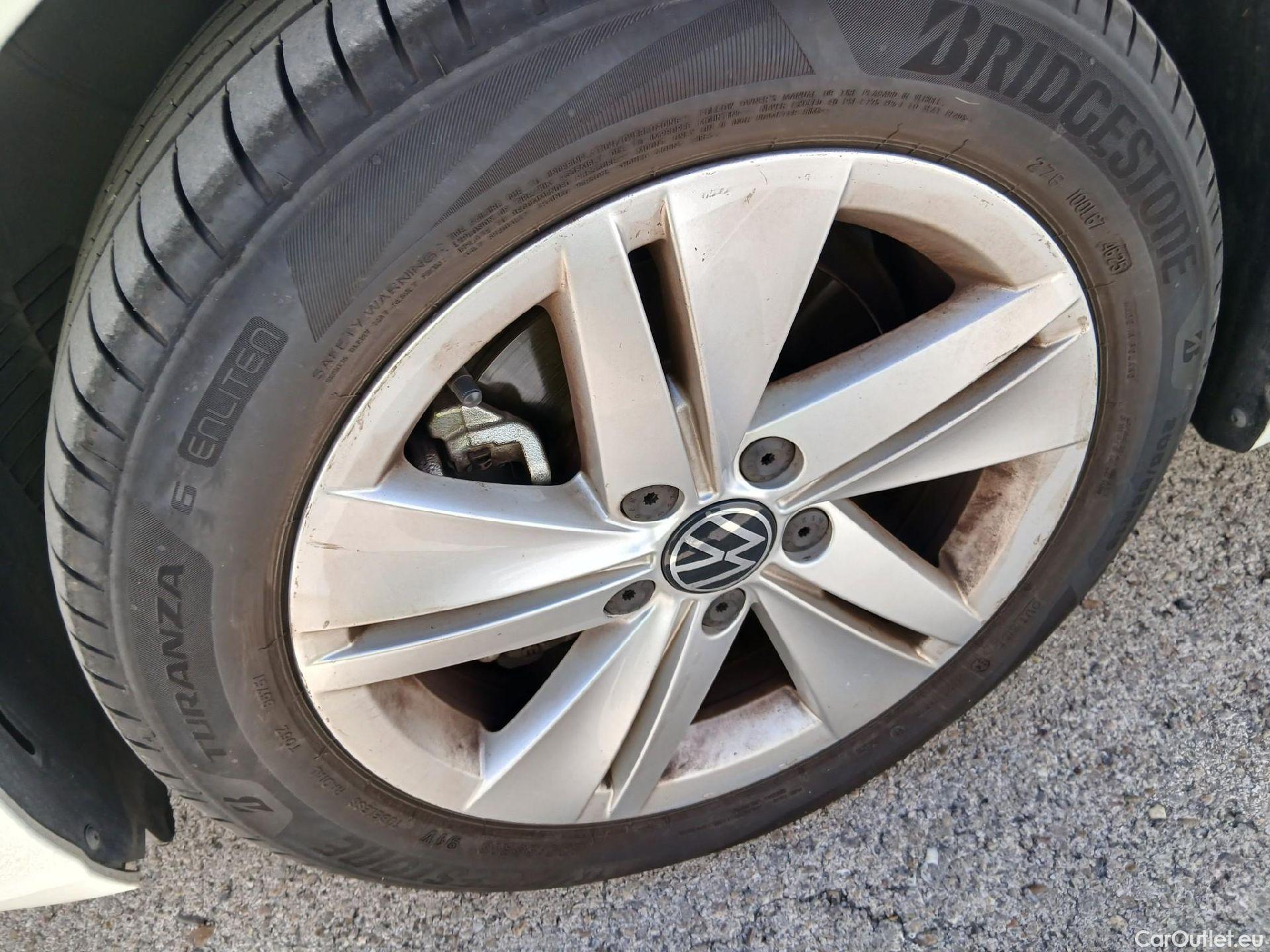  Volkswagen  Golf  VOLKSWAGEN / 5P / Life 1.0 eTSI 110 CV DSG #7