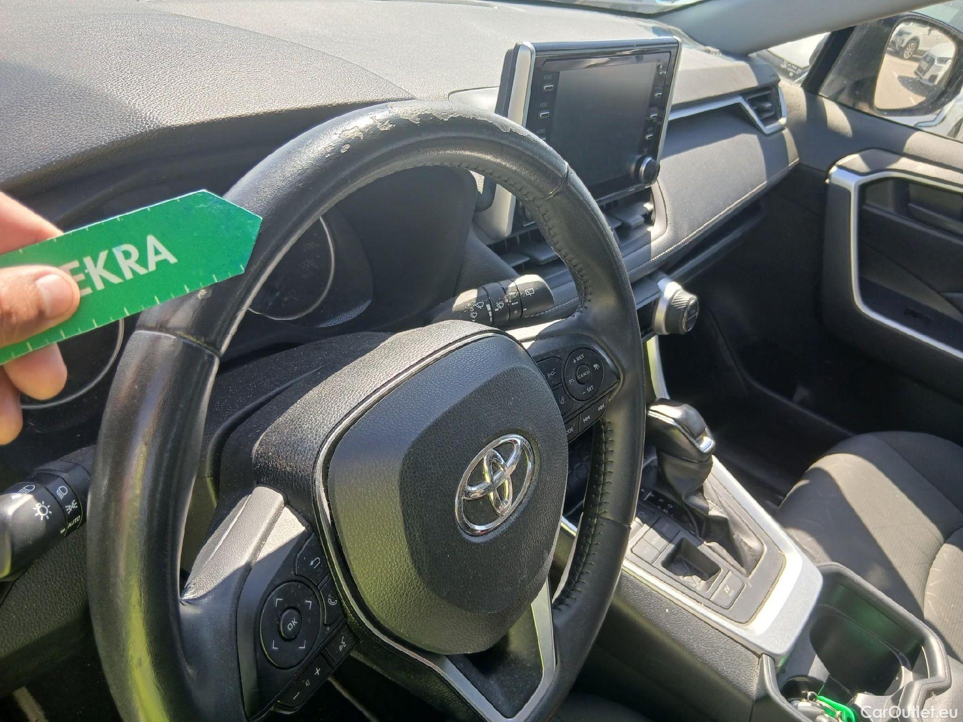  Toyota  RAV4 TOYOTA  / 2018 / 5P / todoterreno 2.5l 220H Business #6