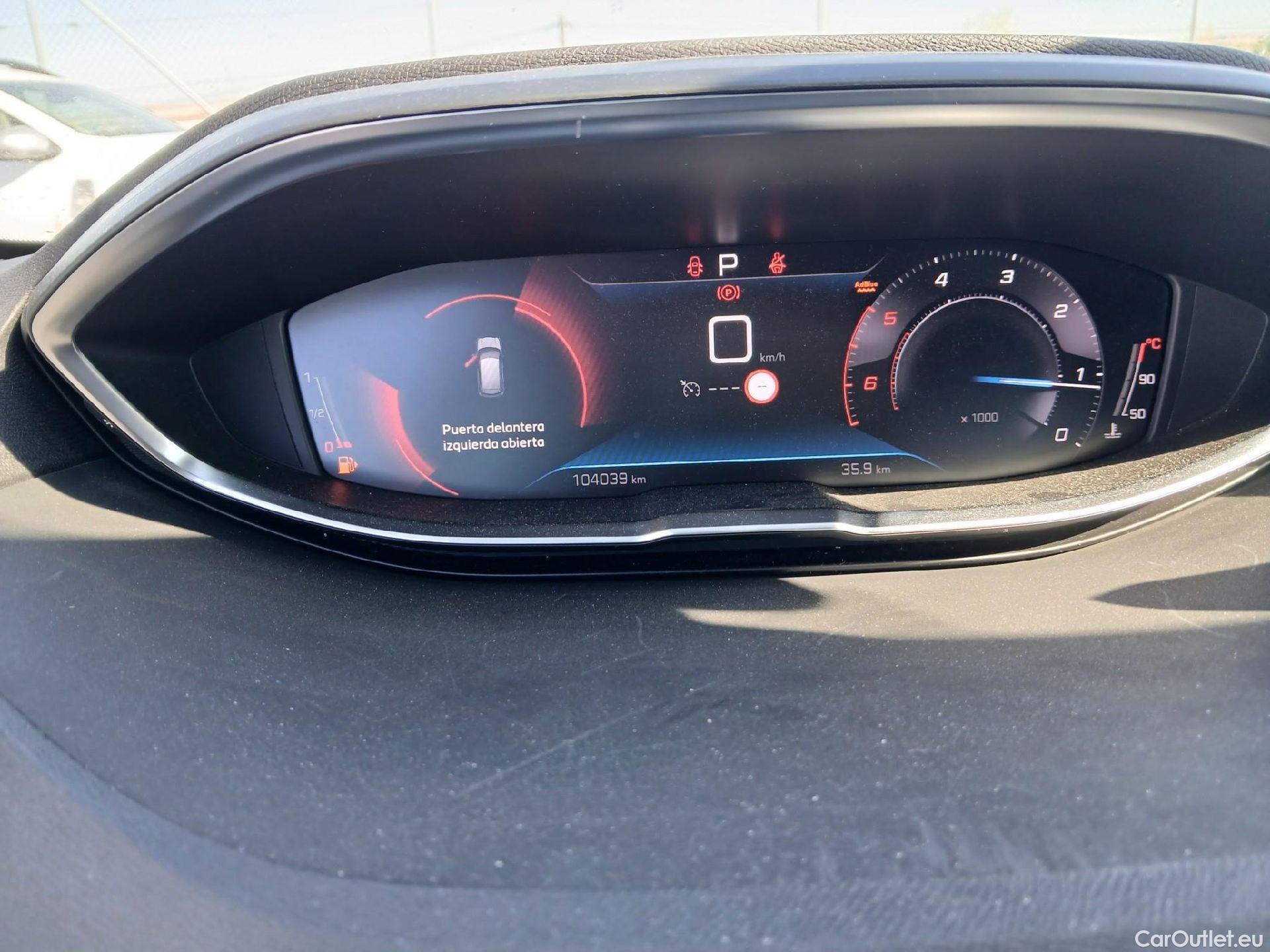  Peugeot  3008 PEUGEOT  / 2020 / 5P / todoterreno 1.5 BlueHDi 96kW Active Pack EAT8 #35