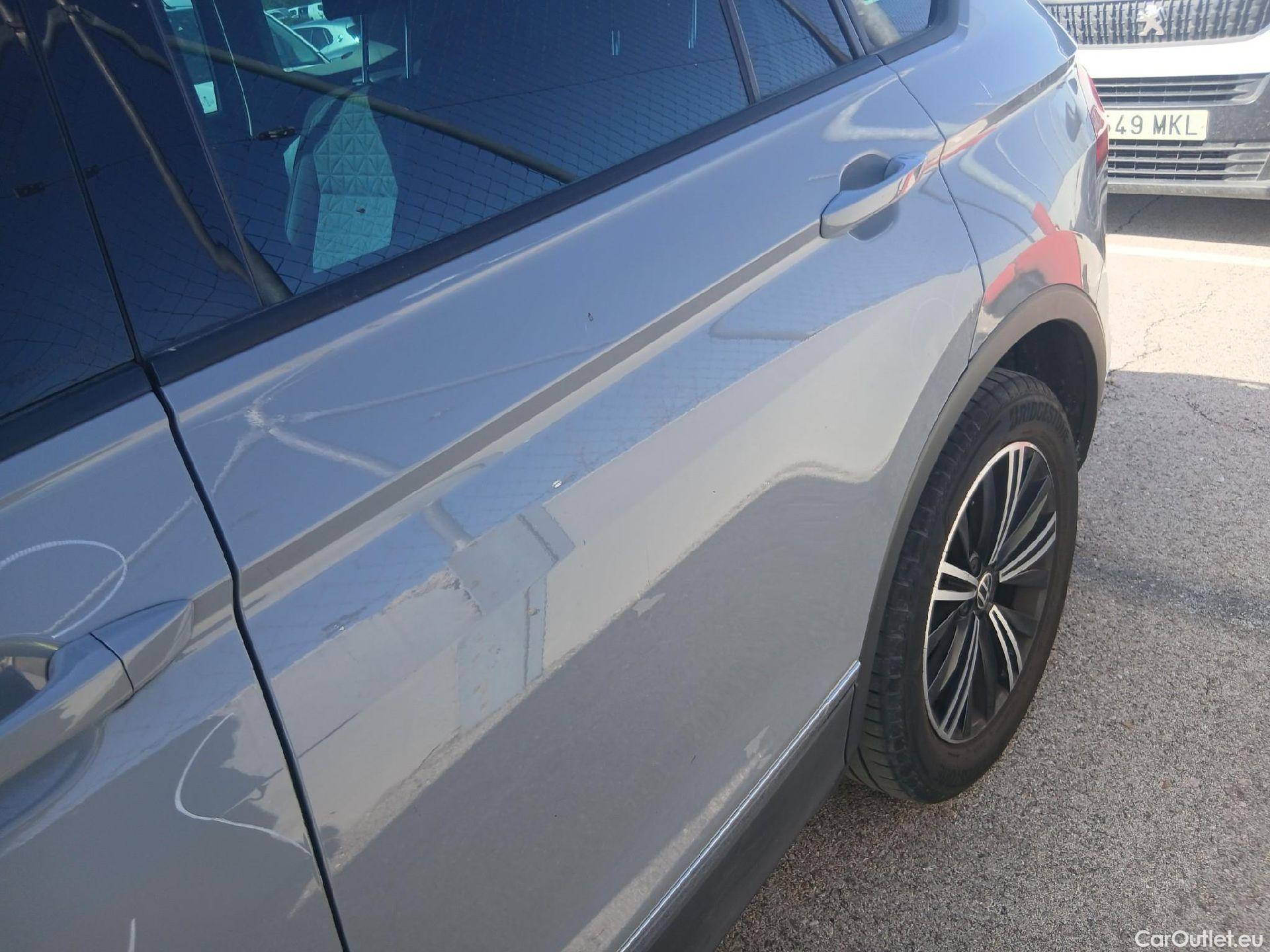  Volkswagen  Tiguan VOLKSWAGEN  / 2020 / 5P / todoterreno Life 2.0 TDI 110kW (150CV) DSG #15