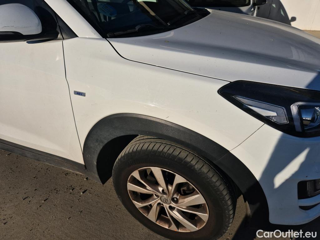  Hyundai  Tucson HYUNDAI  / 2018 / 5P / todoterreno 1.6 CRDI 85kW (116CV) 48V SLE 4X2(SP)(SL) #30