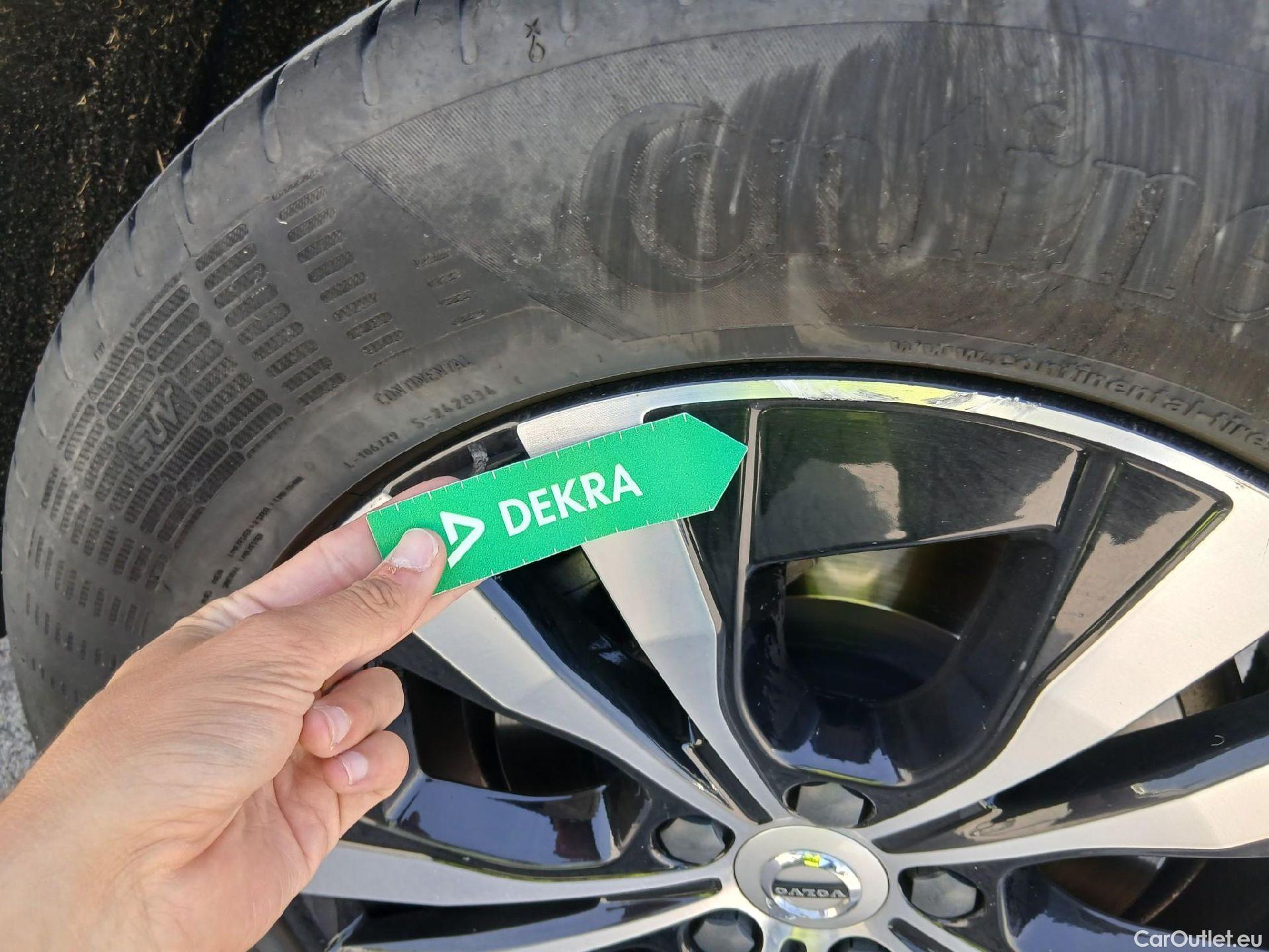  Volvo  XC60 VOLVO  / 2017 / 5P / todoterreno 2.0 B4 D Momentum Pro Auto #20