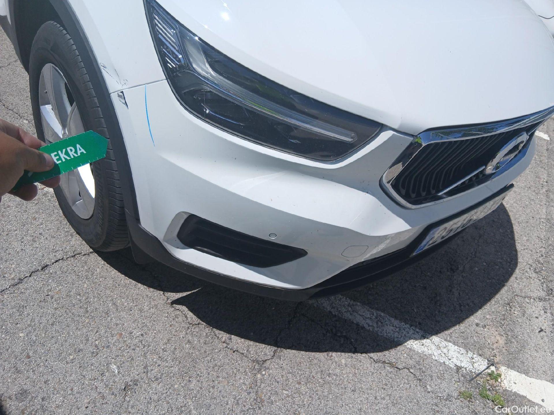  Volvo  XC 40 VOLVO XC40 / 2017 / 5P / todoterreno 1.5 T2 Momentum Core #4