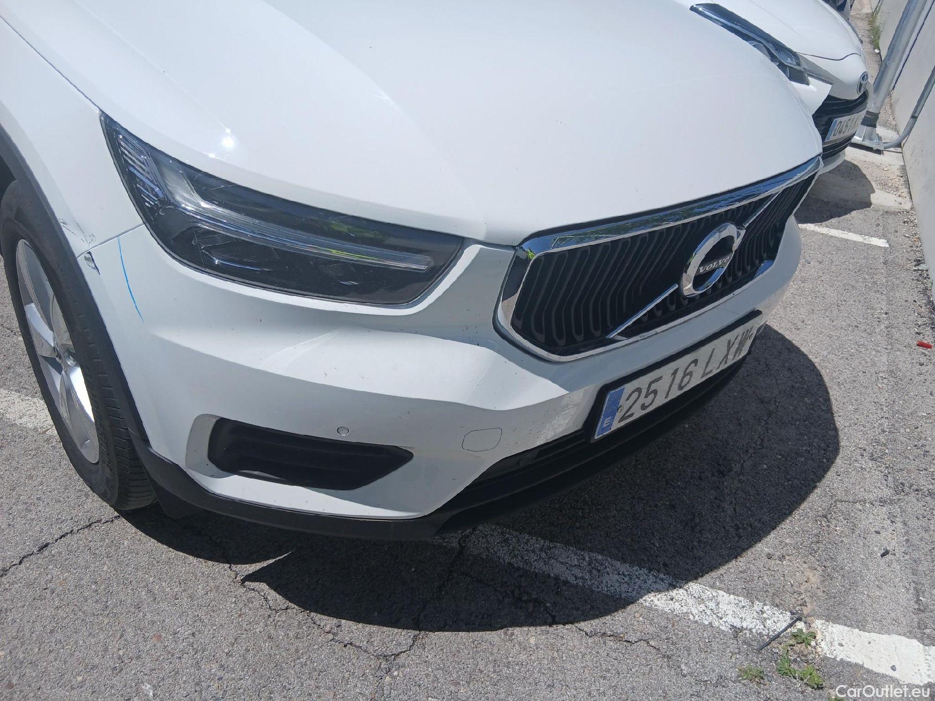 Volvo  XC 40 VOLVO XC40 / 2017 / 5P / todoterreno 1.5 T2 Momentum Core #3