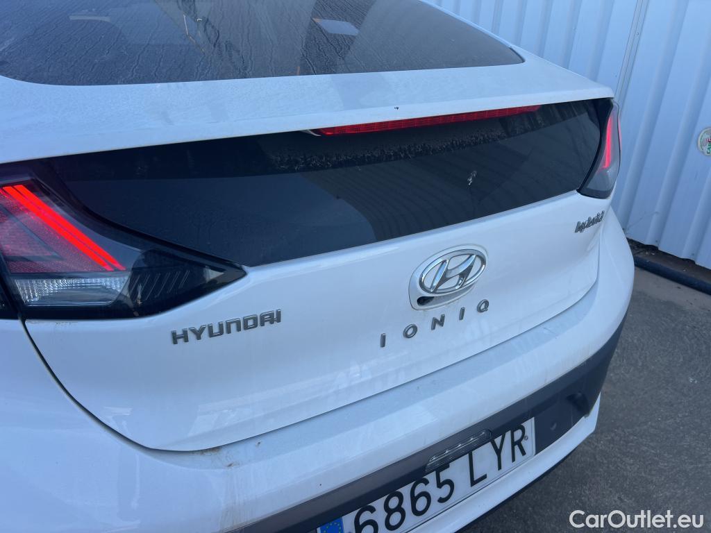  Hyundai   Ioniq HYUNDAI / 2019 / 5P / berlina con portón 1.6 GDI HEV Tecno DCT #1
