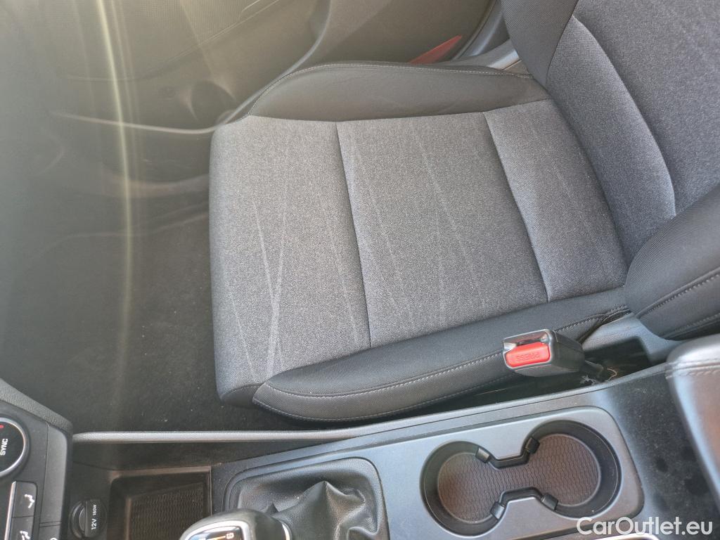  Hyundai  Tucson HYUNDAI  / 2018 / 5P / todoterreno 1.6 CRDI 85kW (116CV) 48V SLE 4X2(SP)(SL) #19