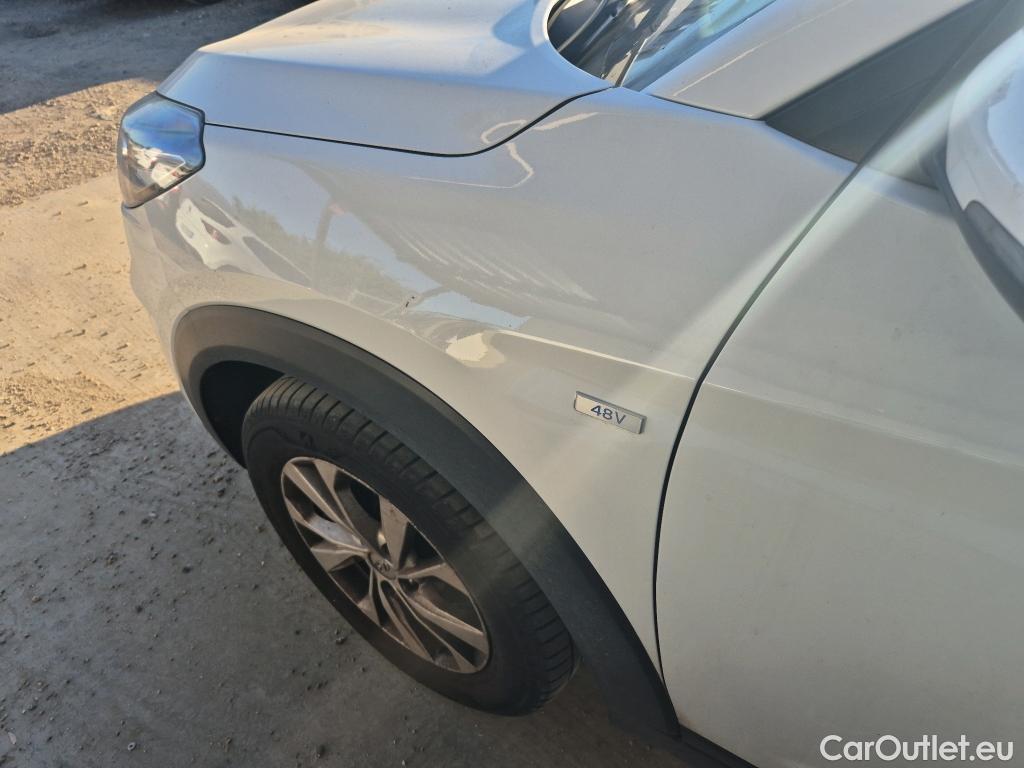  Hyundai  Tucson HYUNDAI  / 2018 / 5P / todoterreno 1.6 CRDI 85kW (116CV) 48V SLE 4X2(SP)(SL) #27
