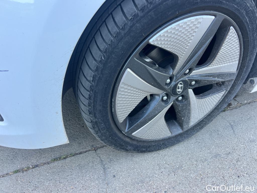  Hyundai   Ioniq HYUNDAI / 2019 / 5P / berlina con portón 1.6 GDI HEV Tecno DCT #3