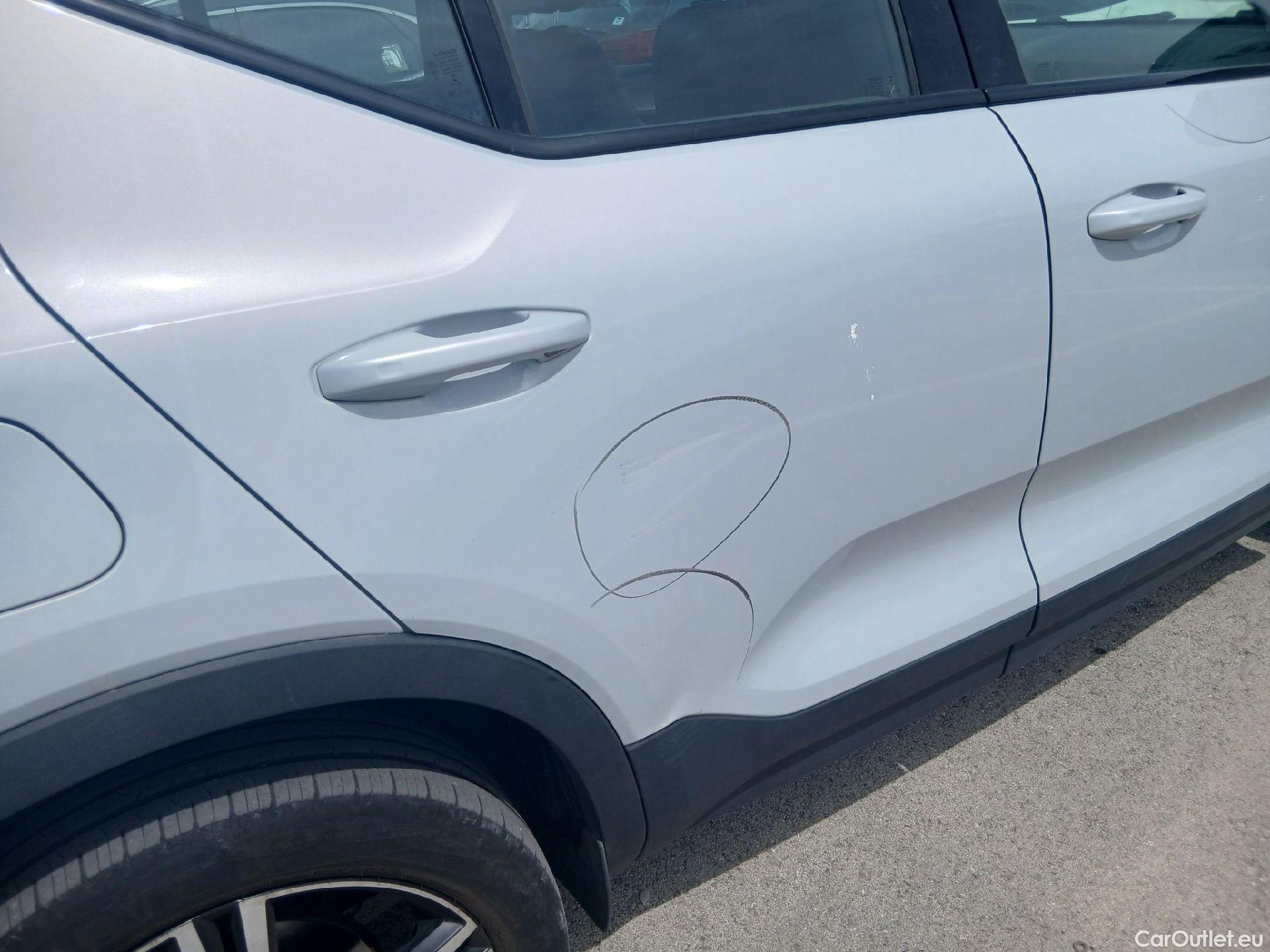  Volvo  XC 40 VOLVO XC40 / 2017 / 5P / todoterreno 1.5 T4 Twin Recharge R-Design Auto #30