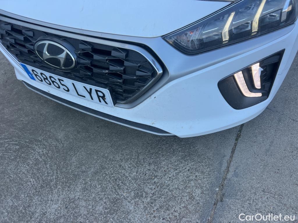  Hyundai   Ioniq HYUNDAI / 2019 / 5P / berlina con portón 1.6 GDI HEV Tecno DCT #17