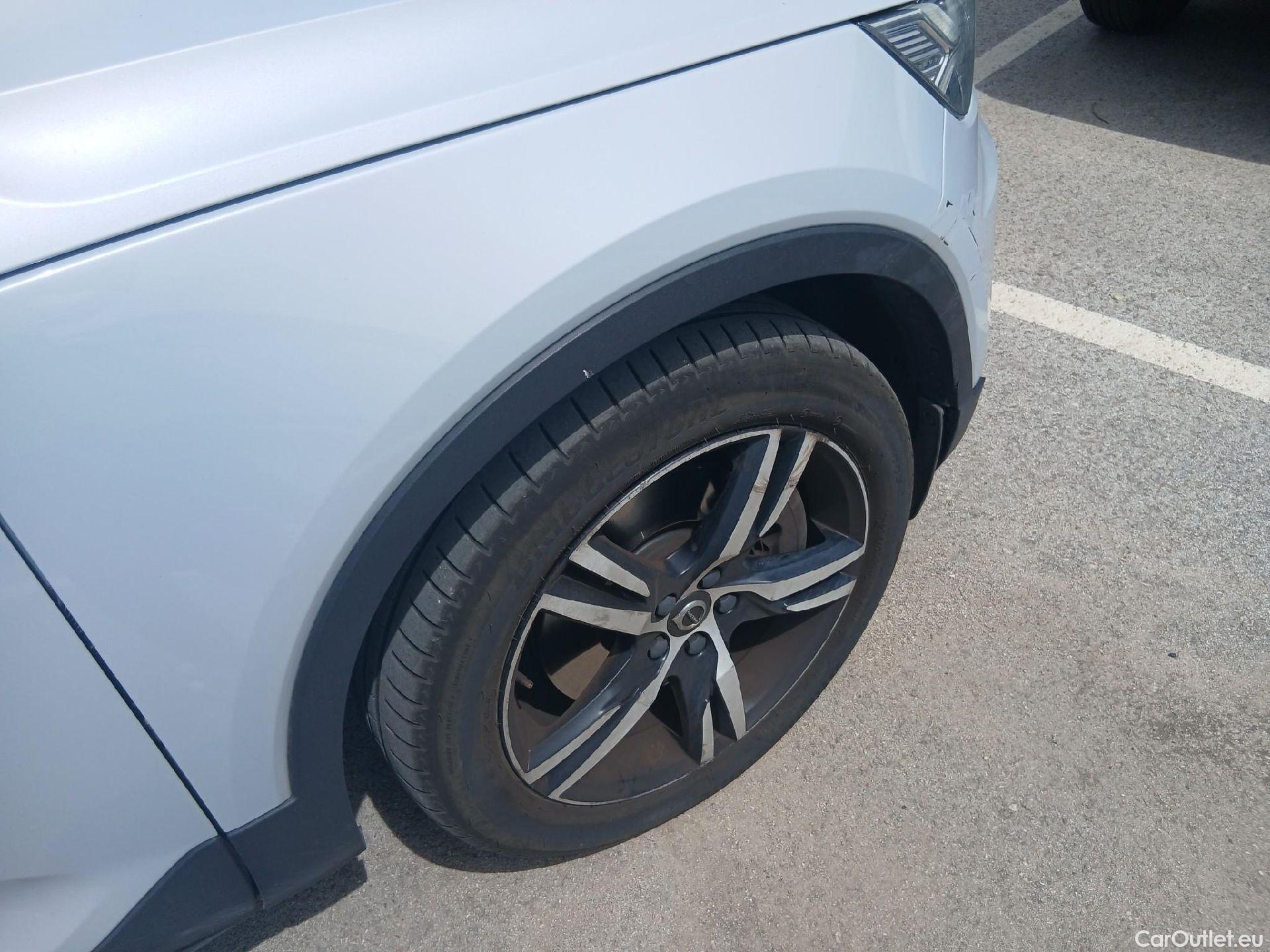  Volvo  XC 40 VOLVO XC40 / 2017 / 5P / todoterreno 1.5 T4 Twin Recharge R-Design Auto #36