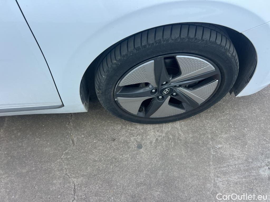  Hyundai   Ioniq HYUNDAI / 2019 / 5P / berlina con portón 1.6 GDI HEV Tecno DCT #5