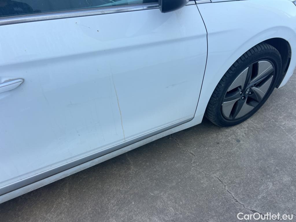  Hyundai   Ioniq HYUNDAI / 2019 / 5P / berlina con portón 1.6 GDI HEV Tecno DCT #9