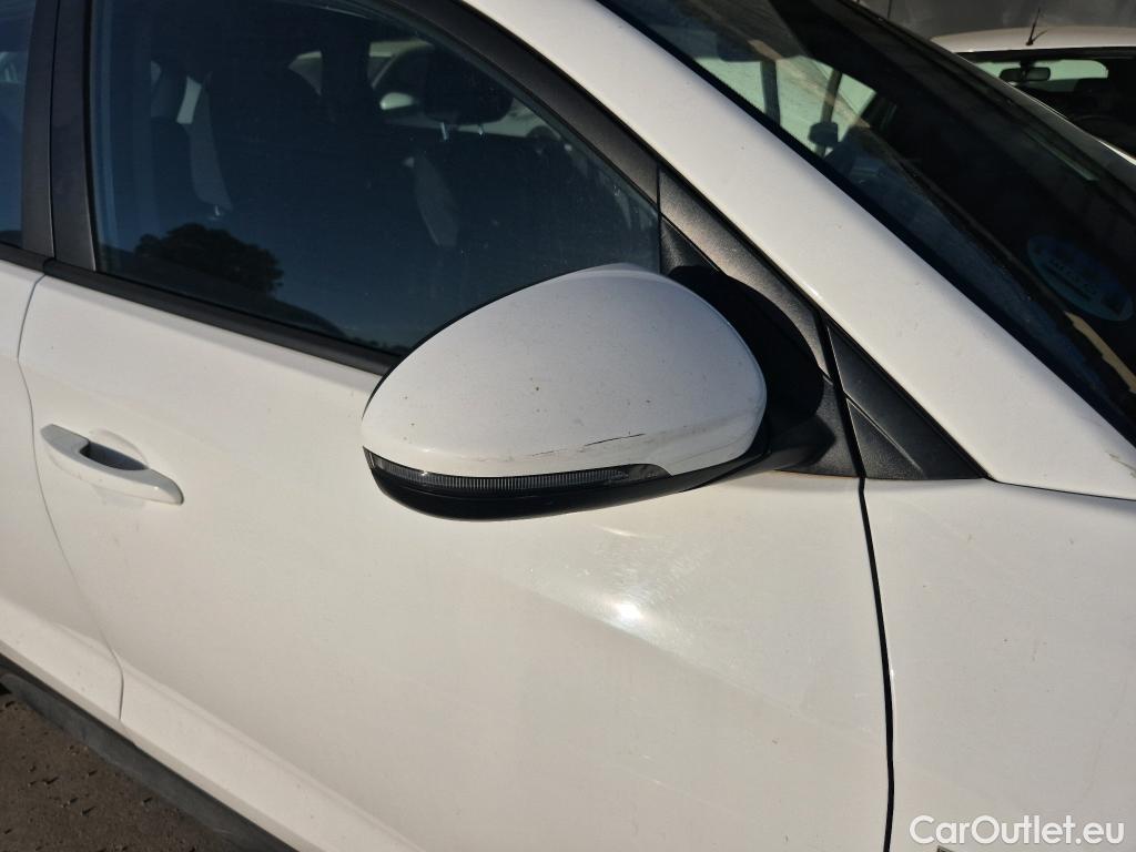  Hyundai  Tucson HYUNDAI  / 2018 / 5P / todoterreno 1.6 CRDI 85kW (116CV) 48V SLE 4X2(SP)(SL) #12