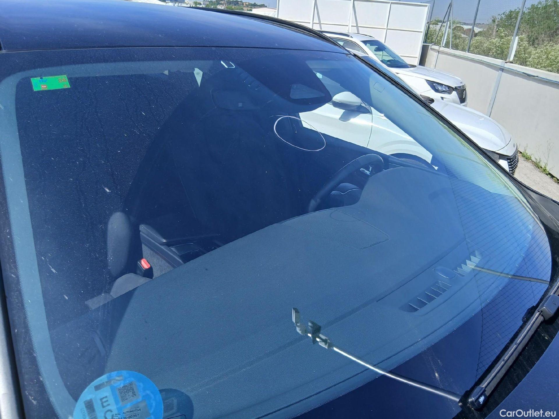  Volvo  XC60 VOLVO  / 2017 / 5P / todoterreno 2.0 B4 D Momentum Pro Auto #3