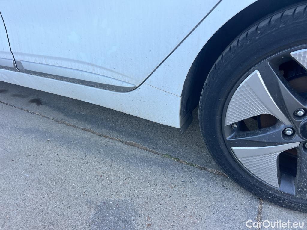  Hyundai   Ioniq HYUNDAI / 2019 / 5P / berlina con portón 1.6 GDI HEV Tecno DCT #11