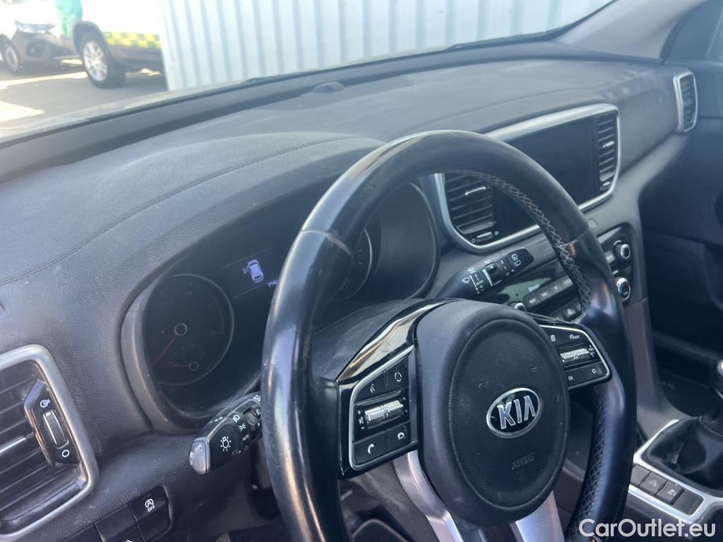  KIA  Sportage KIA  1.6MHEV Drive 136 CV 4x2(Crist Tintados) #24