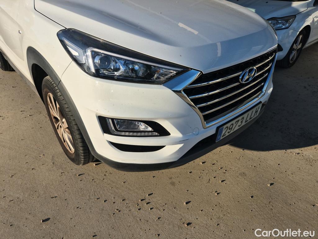  Hyundai  Tucson HYUNDAI  / 2018 / 5P / todoterreno 1.6 CRDI 85kW (116CV) 48V SLE 4X2(SP)(SL) #3