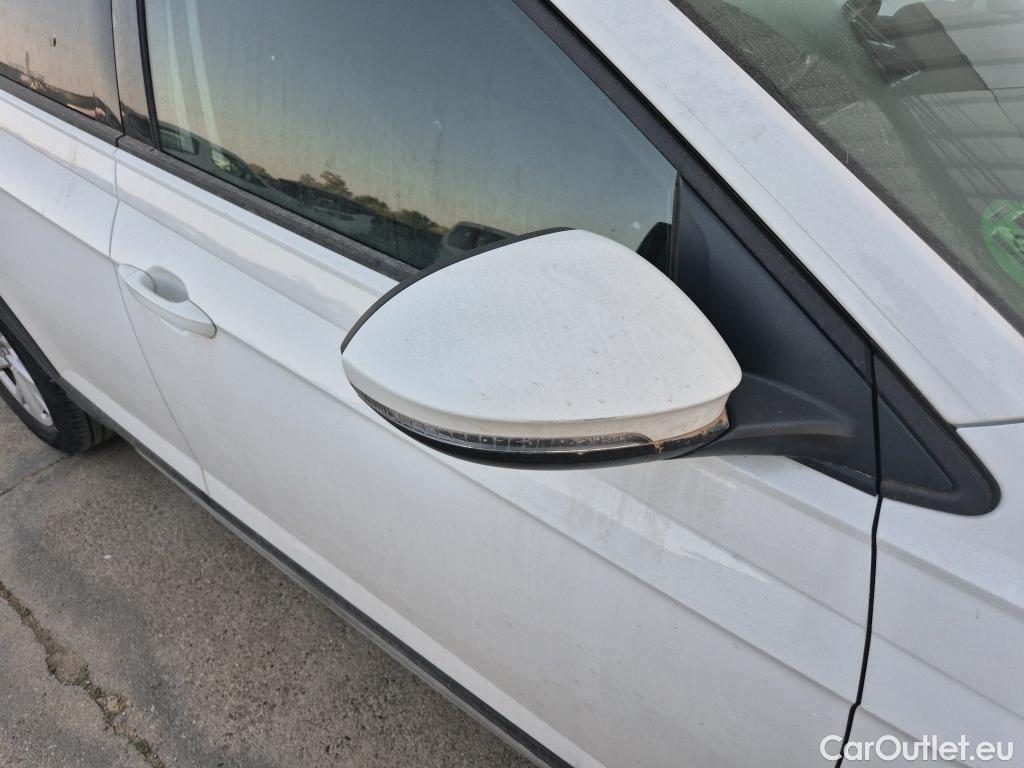  Volkswagen  Taigo VOLKSWAGEN  / 2021 / 5P / todoterreno Life 1.0 TSI 81kW (110CV) #19