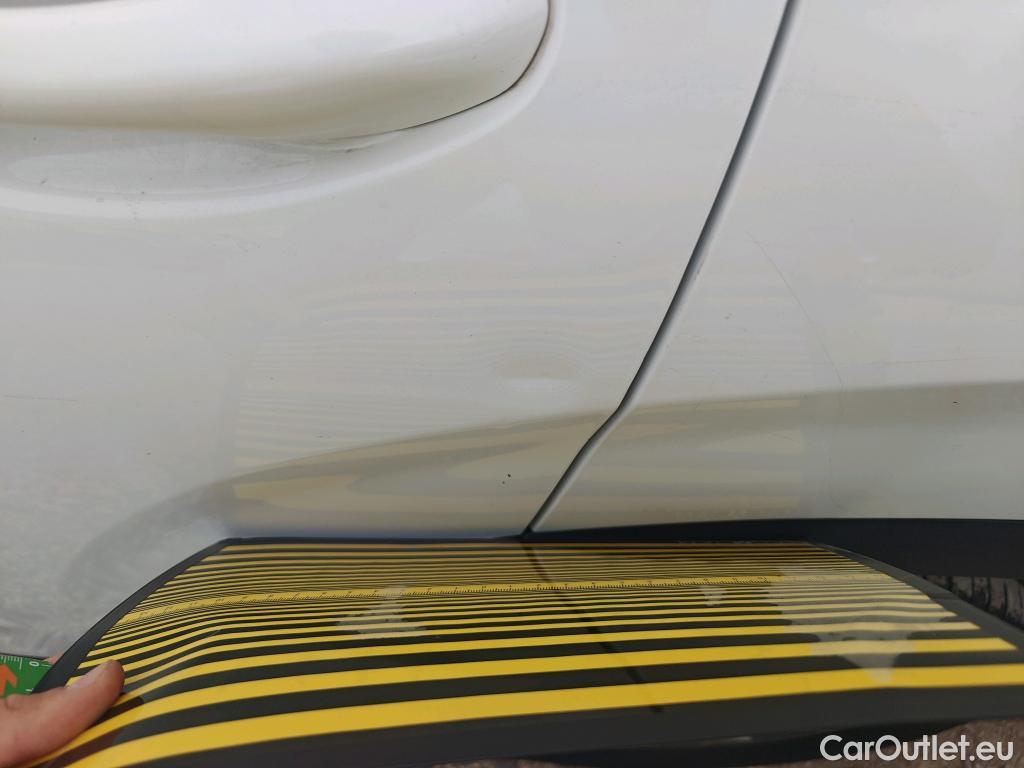  Hyundai  Santa Fe HYUNDAI  / 2018 / 5P / todoterreno 2.0 CRDi Essence 4x2 SR #2