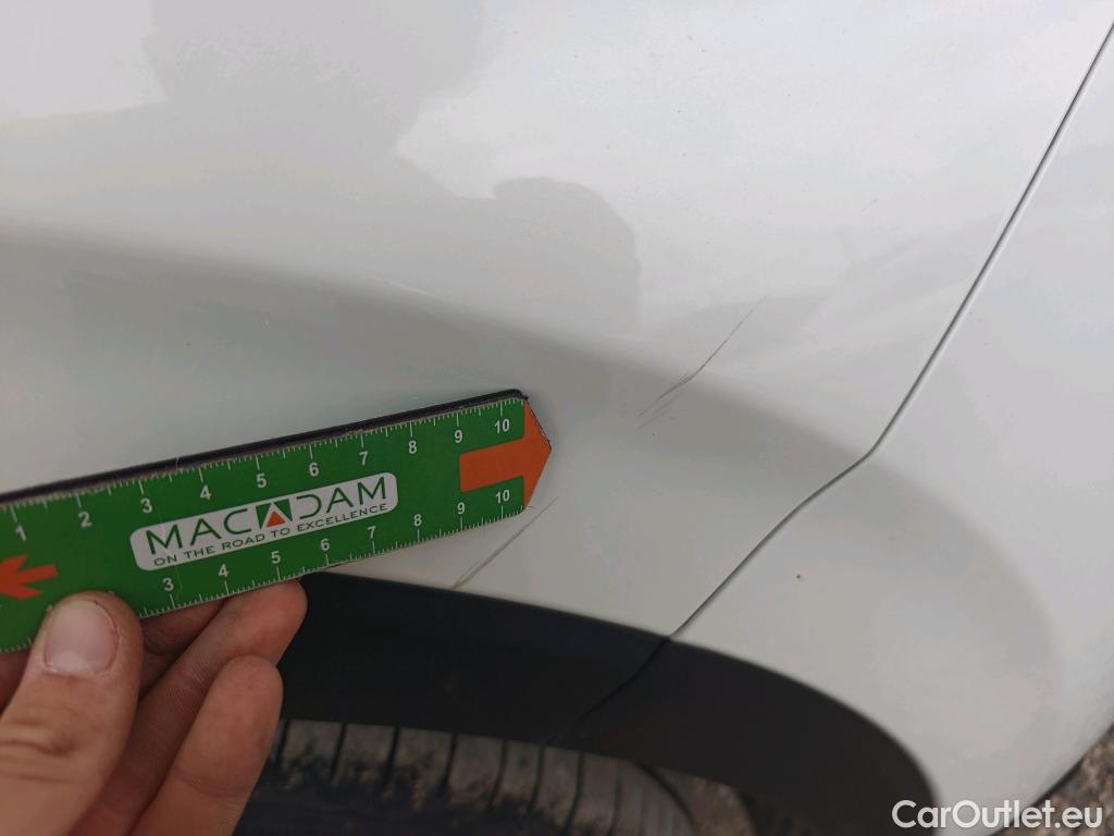  Hyundai  Santa Fe HYUNDAI  / 2018 / 5P / todoterreno 2.0 CRDi Essence 4x2 SR #36