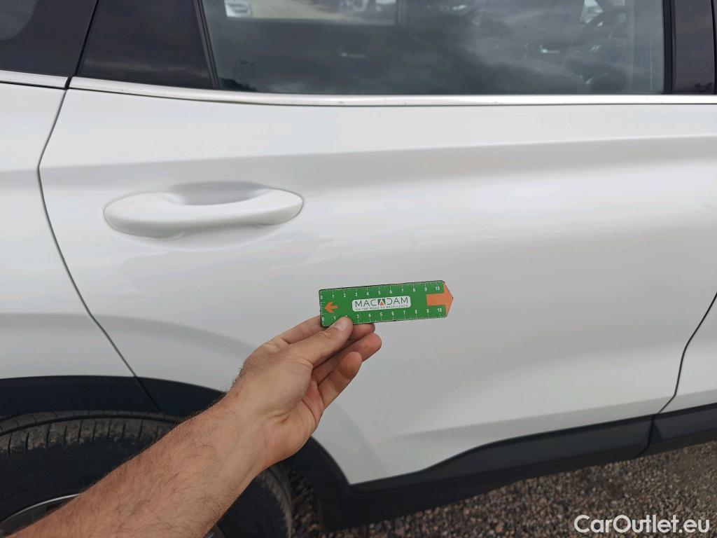  Hyundai  Santa Fe HYUNDAI  / 2018 / 5P / todoterreno 2.0 CRDi Essence 4x2 SR #28