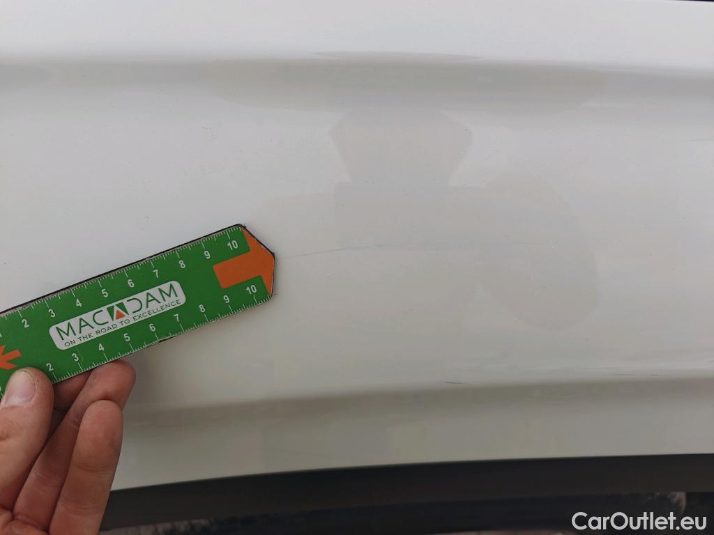  Hyundai  Santa Fe HYUNDAI  / 2018 / 5P / todoterreno 2.0 CRDi Essence 4x2 SR #19