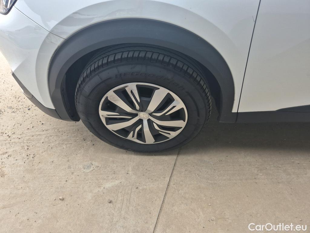  Peugeot  2008 PEUGEOT  / 2019 / 5P / todoterreno Active Puretech 100 S&S BVM6 #12